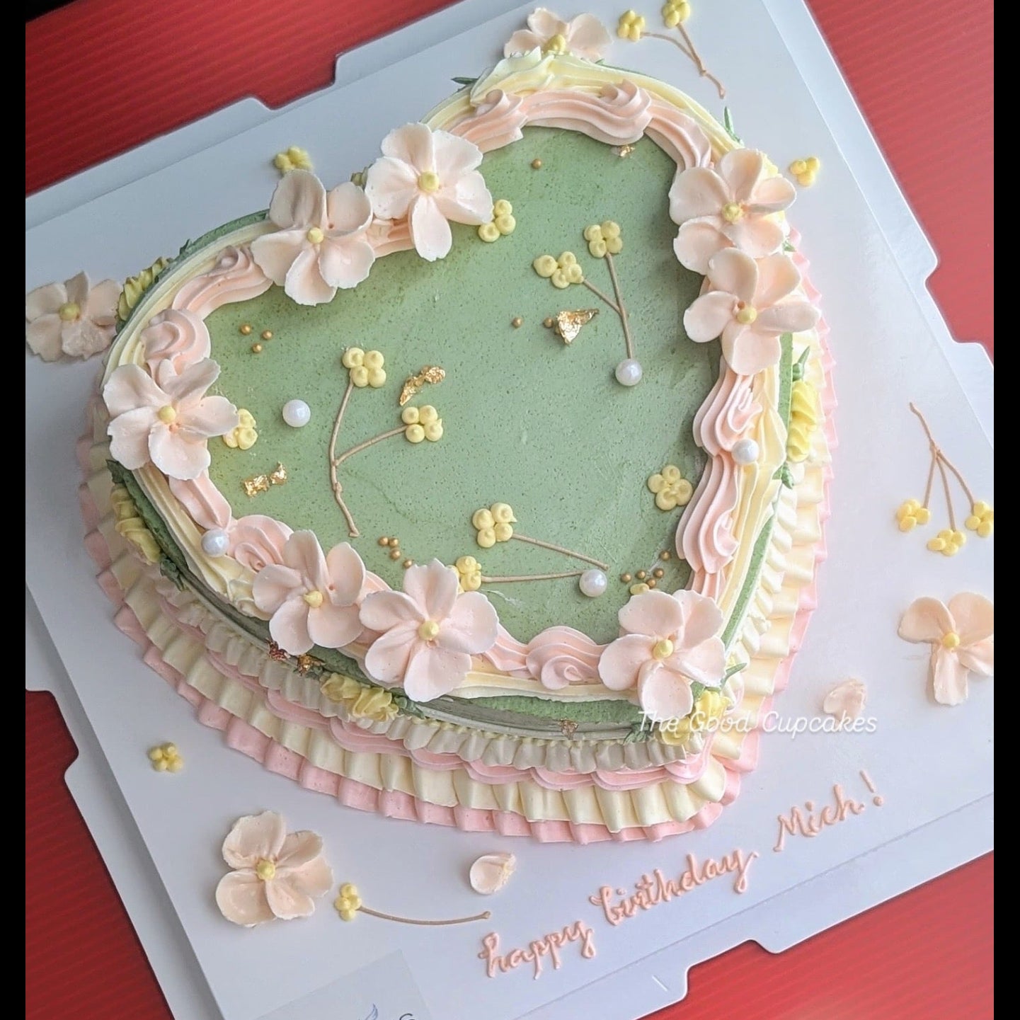 hearat shaped vintage cake, made with low sugar and calorie cake and buttercream 