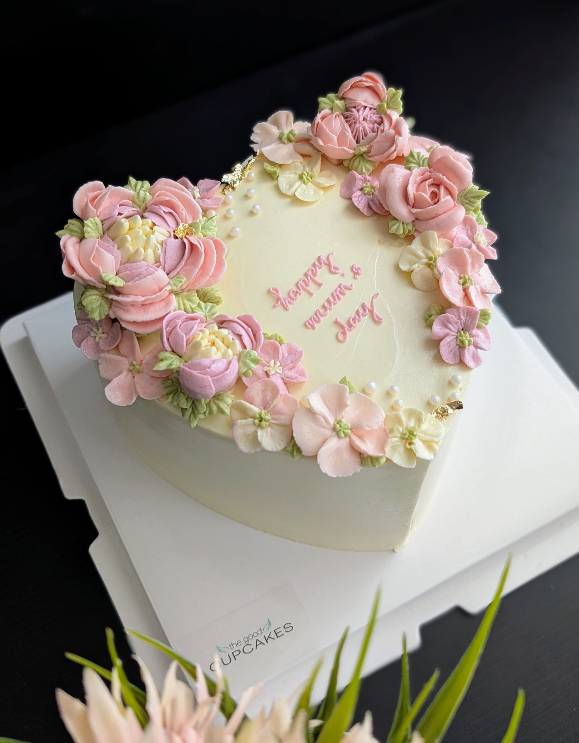  Heart-shaped floral cake with hand-piped buttercream flowers, healthy low-sugar birthday cake Singapore