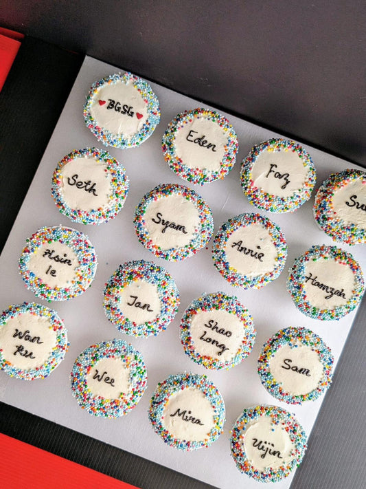 Personalised cupcakes with custom message, hand-piped buttercream, The Good Cupcakes Singapore